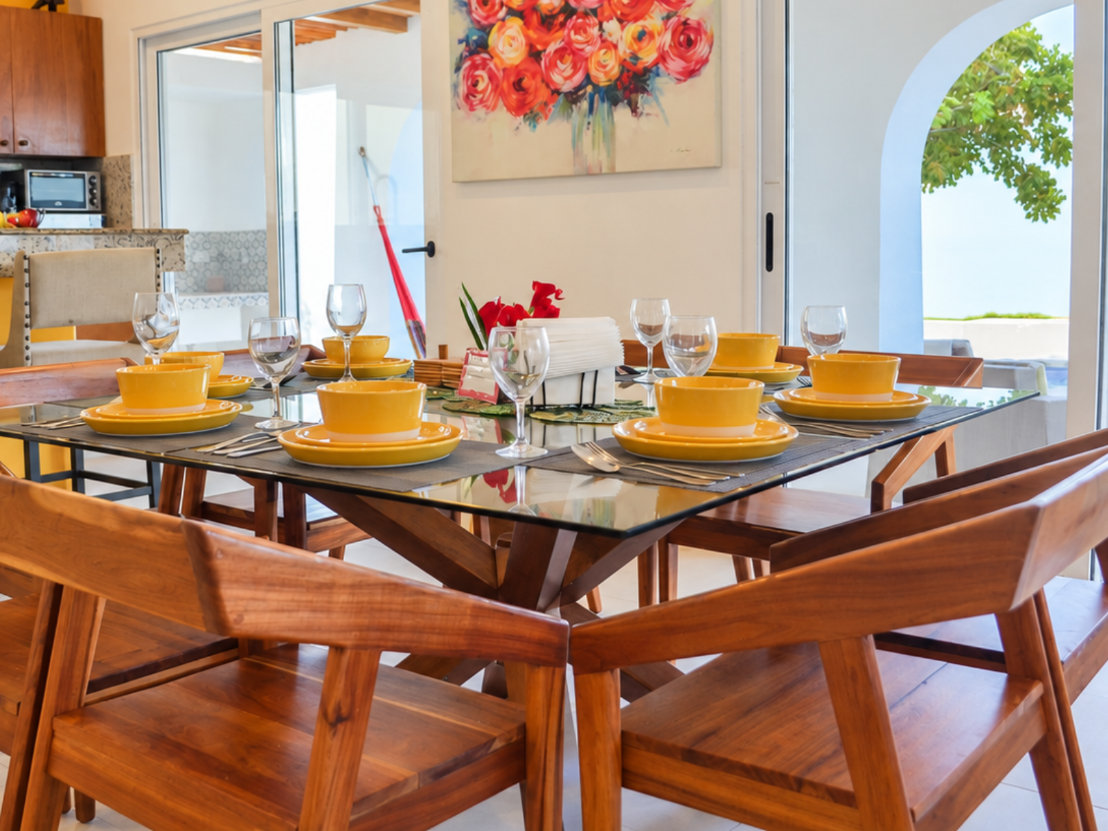 Outdoor dining area at Casa Sienna Lia