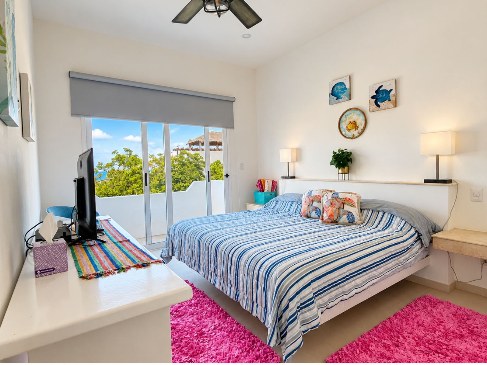 King bedroom with workspace at Casa Sienna Lia in Isla Mujeres